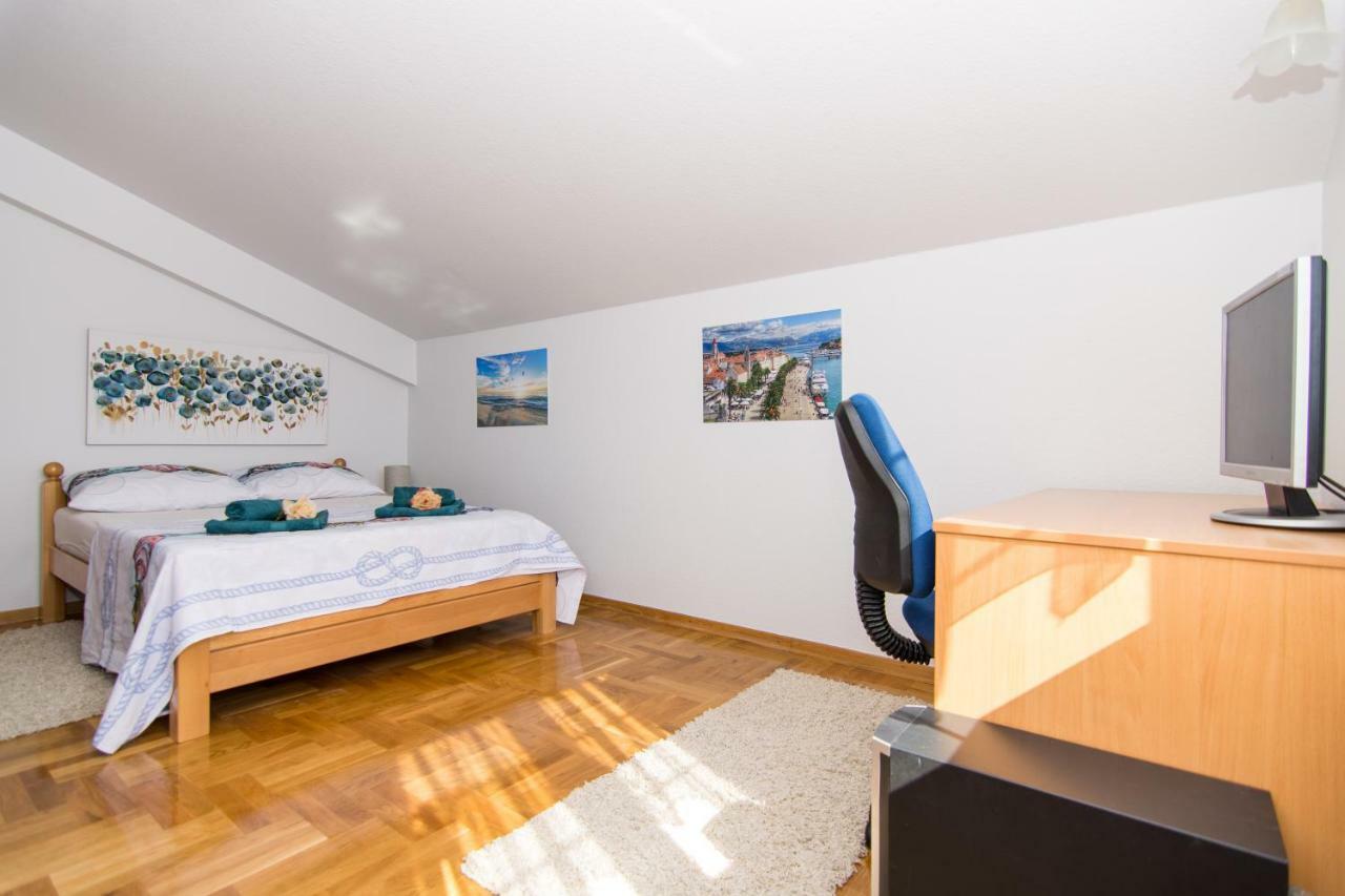 Gaspar Trogir Luaran gambar